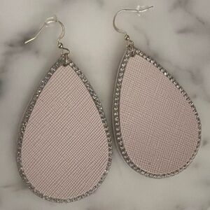 Plunder Elegant Silver and Light Pink Teardrop Earrings New